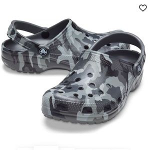 Classic Printed Camo Clog Croc in Slate Gray/Multi Color. New without tags.